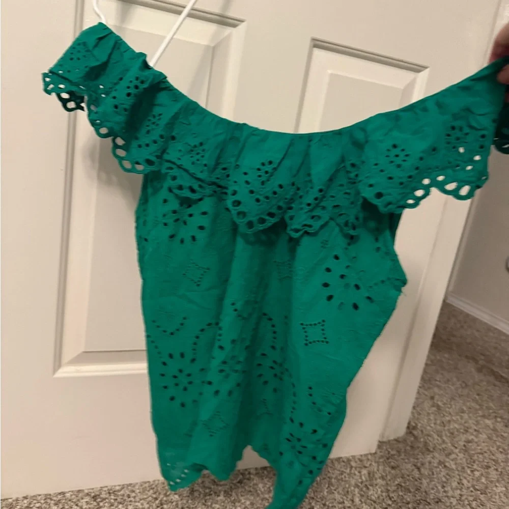 Green Eyelet Ruffle Top - Picture 2 of 7